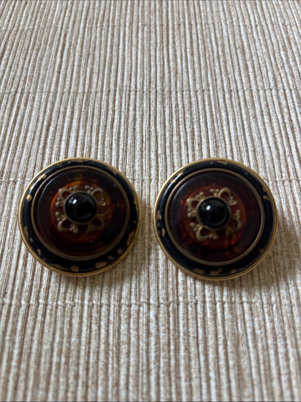Vintage70’s  Patti Horn clip on earrings